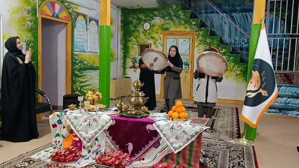 جشن یلدا در دبیرستان نمونه اندیشه 