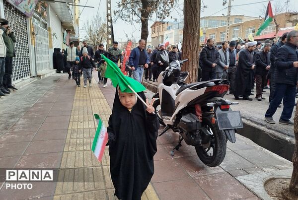 حضور پرشور‌ دانش آموزان در قدس امسال به یاد میناب 