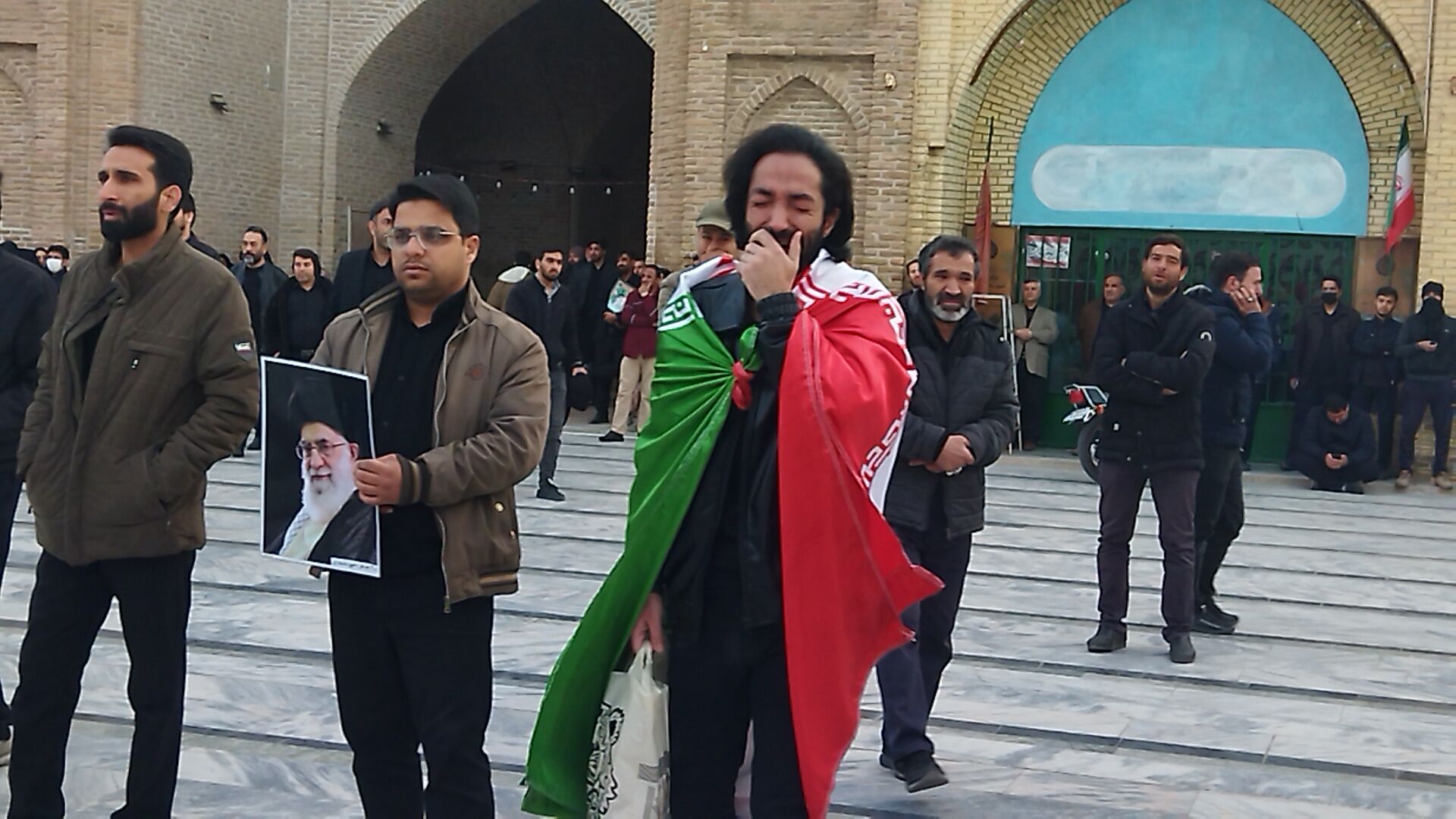 شهر نیشابور مشکی پوش شد ـ ۱ 
