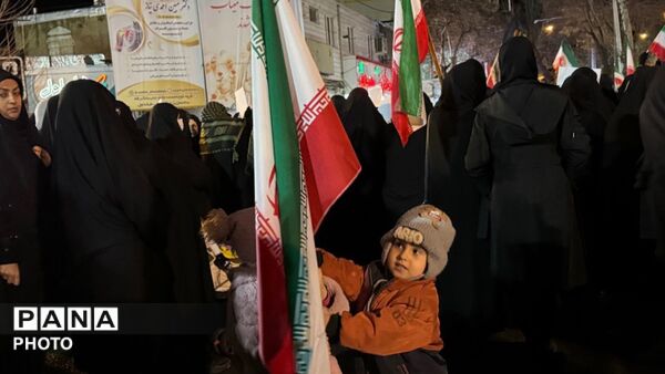 تجلی وحدت و استقامت در قروه؛ پانزدهمین شب تجمع مردم شهیدپرور