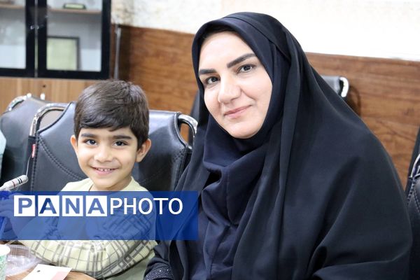 تجلیل از ۴۰ معلم برگزیده قرآن و عترت منطقه ۱۴ تهران در جشن باشکوه غدیر