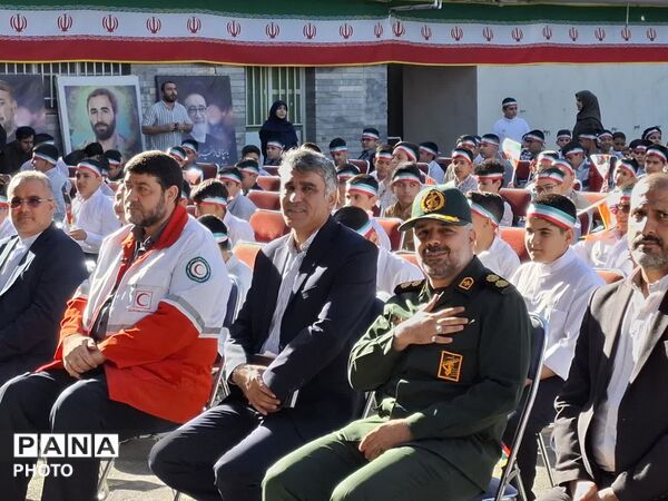زنگ آغاز سال تحصیلی در دبستان شهید محلاتی منطقه ۱۲ تهران
