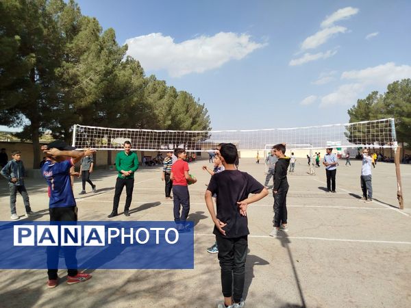 المپیاد درون مدرسه‌ای در مدرسه شهید اسکندری کاشمر