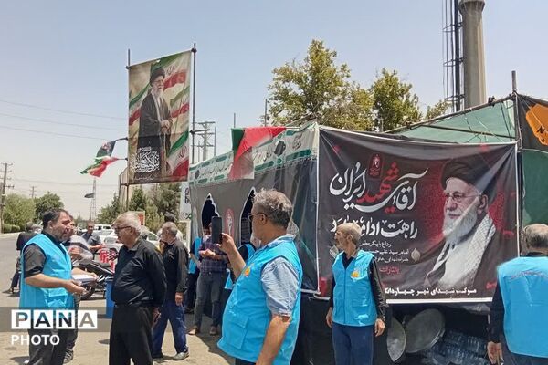 خدمت رسانی و پذیرایی موکب شهدای چهاردانگه  از زائران مراسم تشییع رهبر شهید