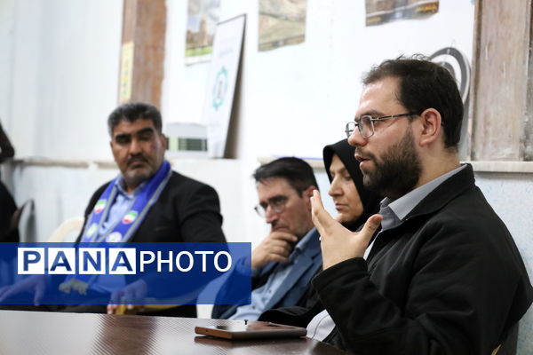 نشست صمیمانه قائم مقام سازمان دانش آموزی با رؤسای سازمان دانش‌آموزی استان کرمان