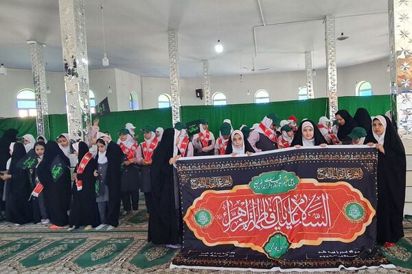 فیروزکوه در سوگ؛ دانش‌آموزان داغ‌دار بانوی دو عالم شدند