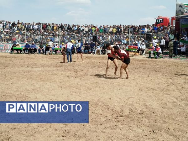 رقابت پهلوانان کشتی با چوخه در گود امام مرشد فاروج - میراثی ۴۰۰ ساله