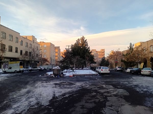 روزهای برفی تبریز از پشت پنجره