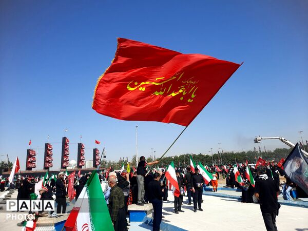 وداع باشکوه ملت با رهبر انقلاب و تشییع پیکر پاک و مطهر ایشان