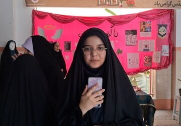 افتتاح نمایشگاه «مدرسه انقلاب» در دبیرستان دوره دوم ریحانه‌النبی