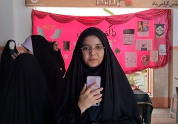 افتتاح نمایشگاه «مدرسه انقلاب» در دبیرستان دوره دوم ریحانه‌النبی