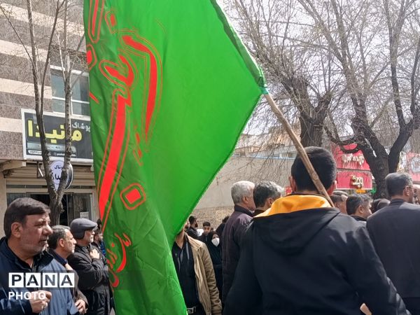 حضور کودکان در تشییع شهدای استان چهارمحال وبختیاری 