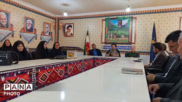 آیین تجلیل از برگزیدگان بسیج دانش آموزی شهدای عشایر در دهه امامت و ولایت 