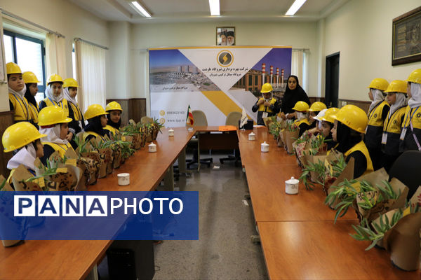 آیین تجلیل از سفیران انرژی برتر نیروگاه سیکل ترکیبی در شهرستان شیروان