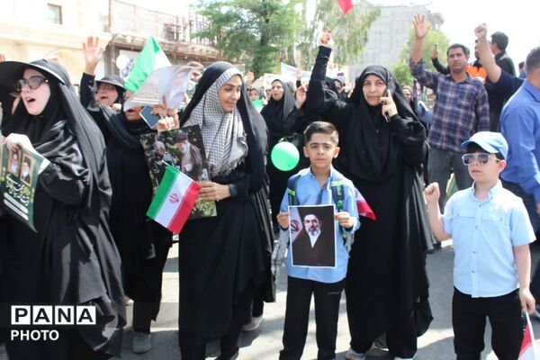 حضور دانش‌آموزان آموزشگاه نوریه در راهپیمایی روز قدس
