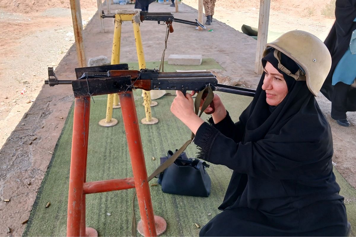 فرهنگیان ملارد به یاد شهدا در یادمان شهدای اقتدار زائر شدند