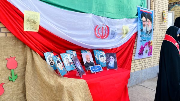 مراسم  یاوران انقلاب و افتتاح نمازخانه خیرساز در دبستان بنیاد برکت باخرز
