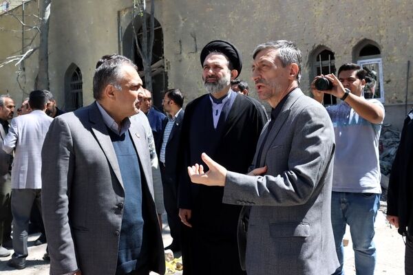 بازدید رئیس ستاد اجرایی فرمان امام(ره) از دانشگاه شریف