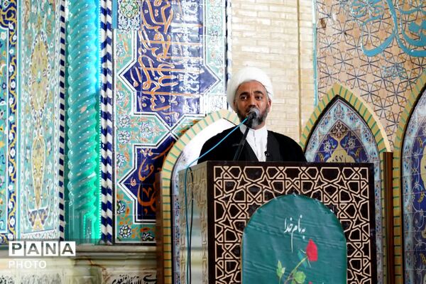 مراسم گرامیداشت مقام معلم در <a href=