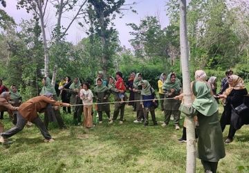 اردوی گل های مستوره در دبستان میلاد 