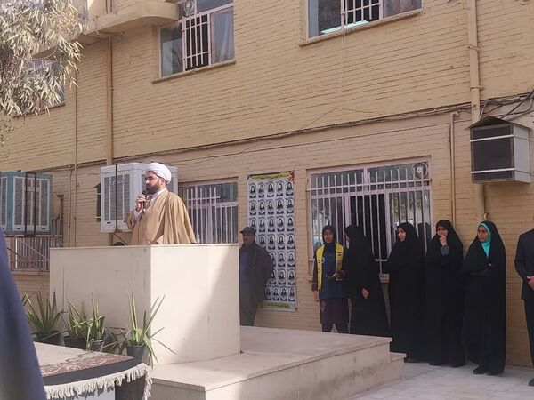 چهارشنبه متفاوت با حضور مدیر آموزش و پرورش ناحیه یک در دبیرستان عفت