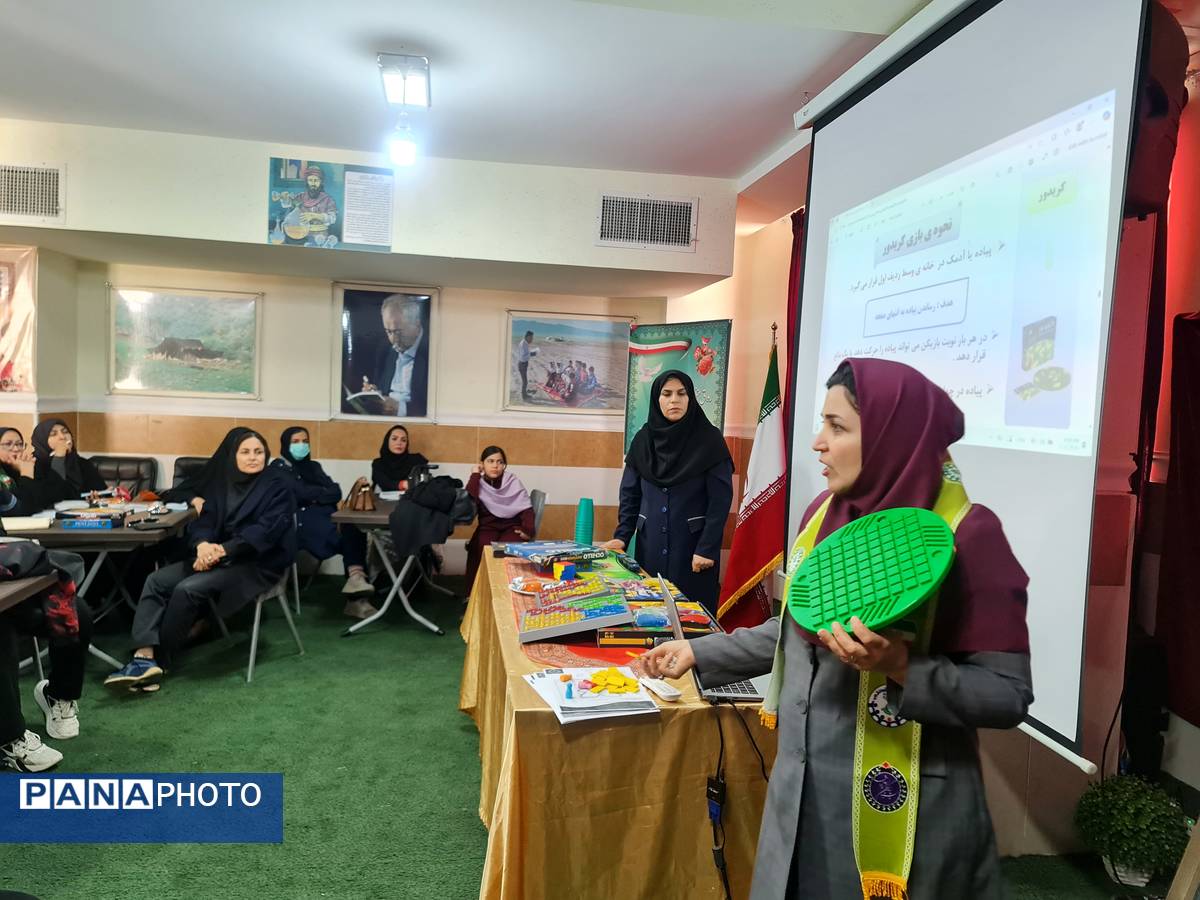 ارتقای مهارت‌های آموزشی مربیان پیشتاز ناحیه 2 شیراز