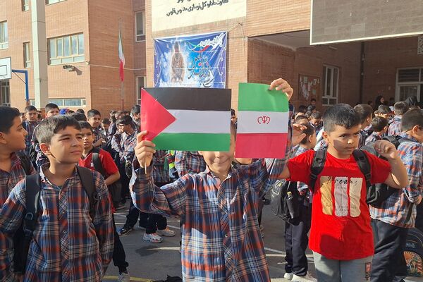 دانش آموزان شیرازی جنایات اسرائیل را محکوم کردند