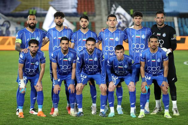 صدرآبی ماند/ سبقت استقلالی‌ها از رقیب سنتی