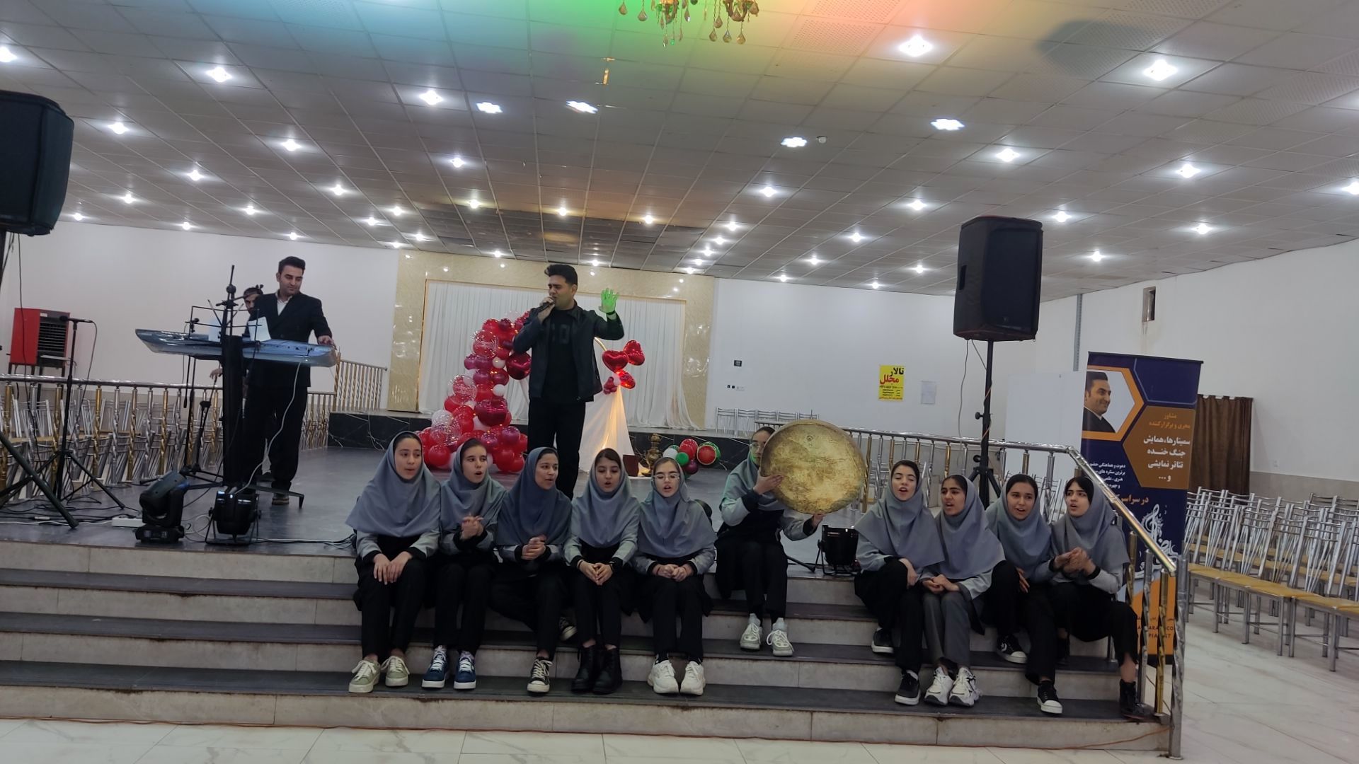  جشن  شب یلدا دبیرستان نمونه دولتی مهرورزان
