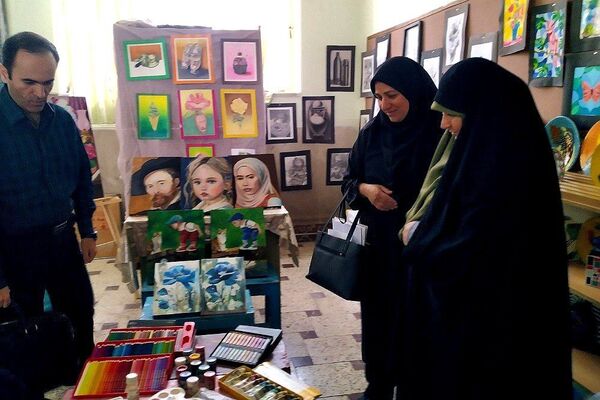 برگزاری جشنواره هفته مشاغل در هنرستان کوثر قیامدشت ری یک