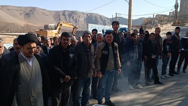 تشییع مادر شهید روستای یاسه چای با حضور گسترده مردم