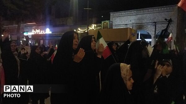 پنجاه و هشتمین شب از ایستادگی مردم در خیابان های نیشابور