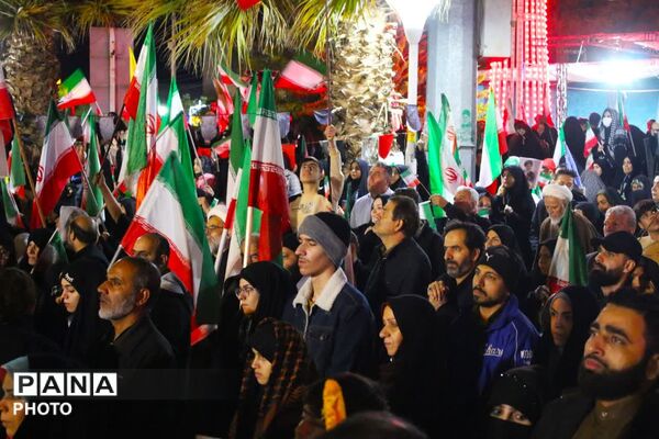 حضور پرشکوه مردم قم در میدان توحید