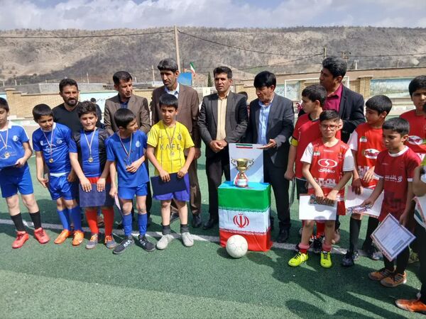 قهرمانان مسابقات جام ایرانیان یادواره شهدای دانش‌آموزی جنگ ۱۲ روزه در چاروسا معرفی شدند