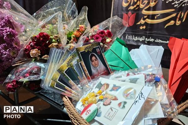 چهل روز میگذرد از ریختن خون بر روی دفتر و کتاب های دانش آموزان میناب