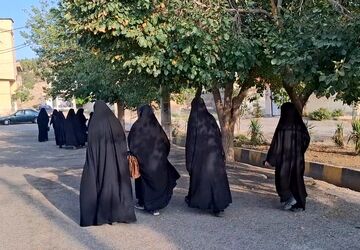 پیاده روی هیات «ریحانه النبی» در تپه نورالشهداء شهر کهک به یاد اربعین