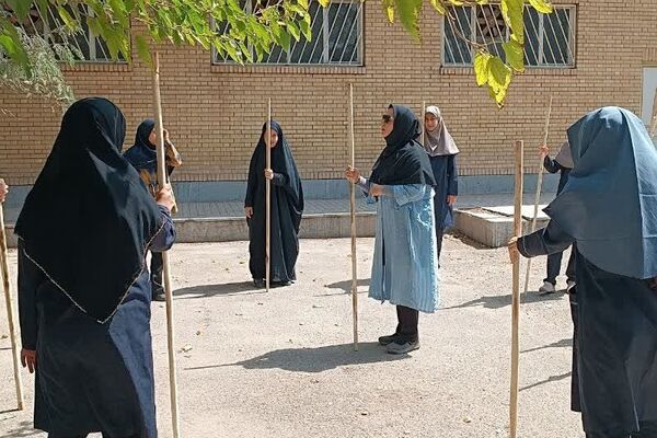 حضور پرشور دانش‌آموزان دبیرستان راضیه شکرایی ناحیه‌2 شهرری در اردو‌ مثبت هشتادی‌ها 