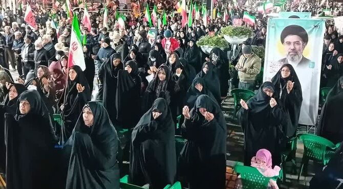 تجمع مردمی بیعت با ولی امر مسلمین با نوای حاج مهدی سلحشور در اصفهان