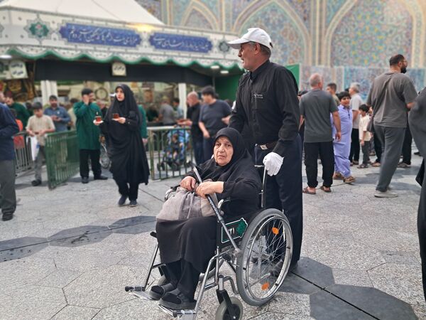 کبوتر حرم مشهد مقدس
