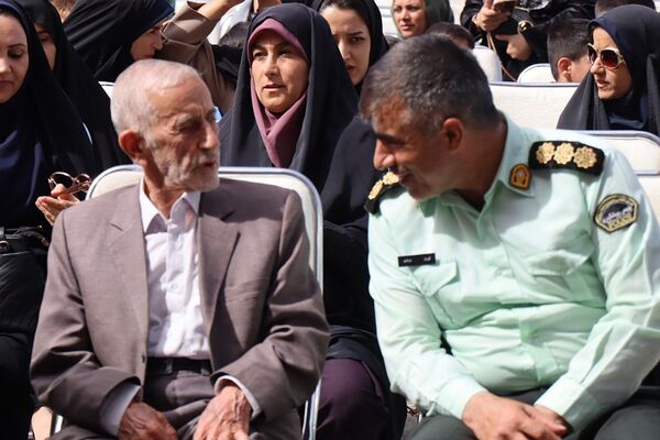 آیین گرامیداشت مقام معلم و به صدا درآوردن زنگ سپاس معلم در مدرسه شهید مرادی و شهید کلانتری پاکدشت