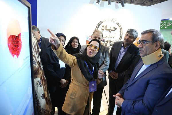 بازدید استاندار خراسان رضوی از دستاوردهای پژوهش و نوآوری در نمایشگاه مشهد