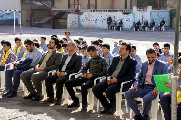 جوانه‌های محلاتی ورود به دوره متوسطه را با جشن جوانه‌ها آغاز کردند