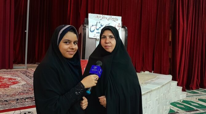 جشن ستارگان و تجلیل از شاگردان اول،دوم و سوم دبیرستان شاهد بحرینیان ناحیه۴ 