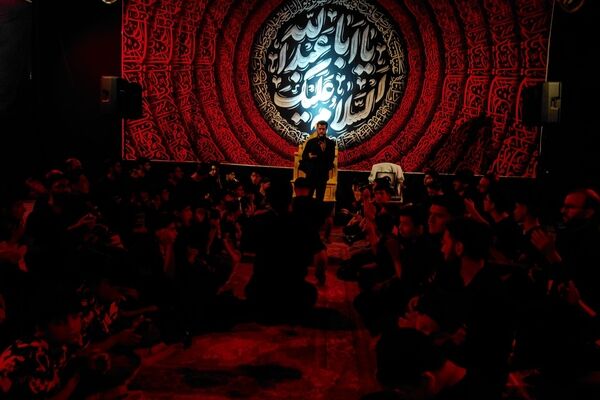 شور و شعورِ جوانانِ هیئت انصارالمهدی شهرک ولی‌عصر در سوگِ سید و سالار شهیدان