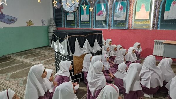 جشن تکلیف دختران کلاس سومی دبستان ام‌ البنین در دارالقرآن مرکزی یزد