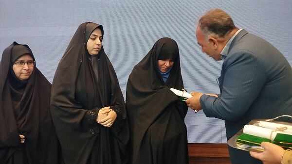 مراسم بزرگداشت مقام معلم در حسینیه جماران