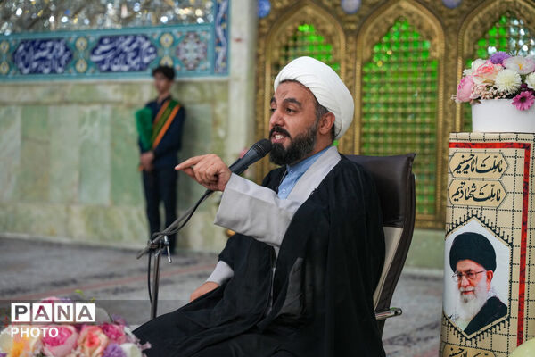  جشن تکلیف ۱۲۰ نوجوان پسر در حرم حضرت معصومه(س)