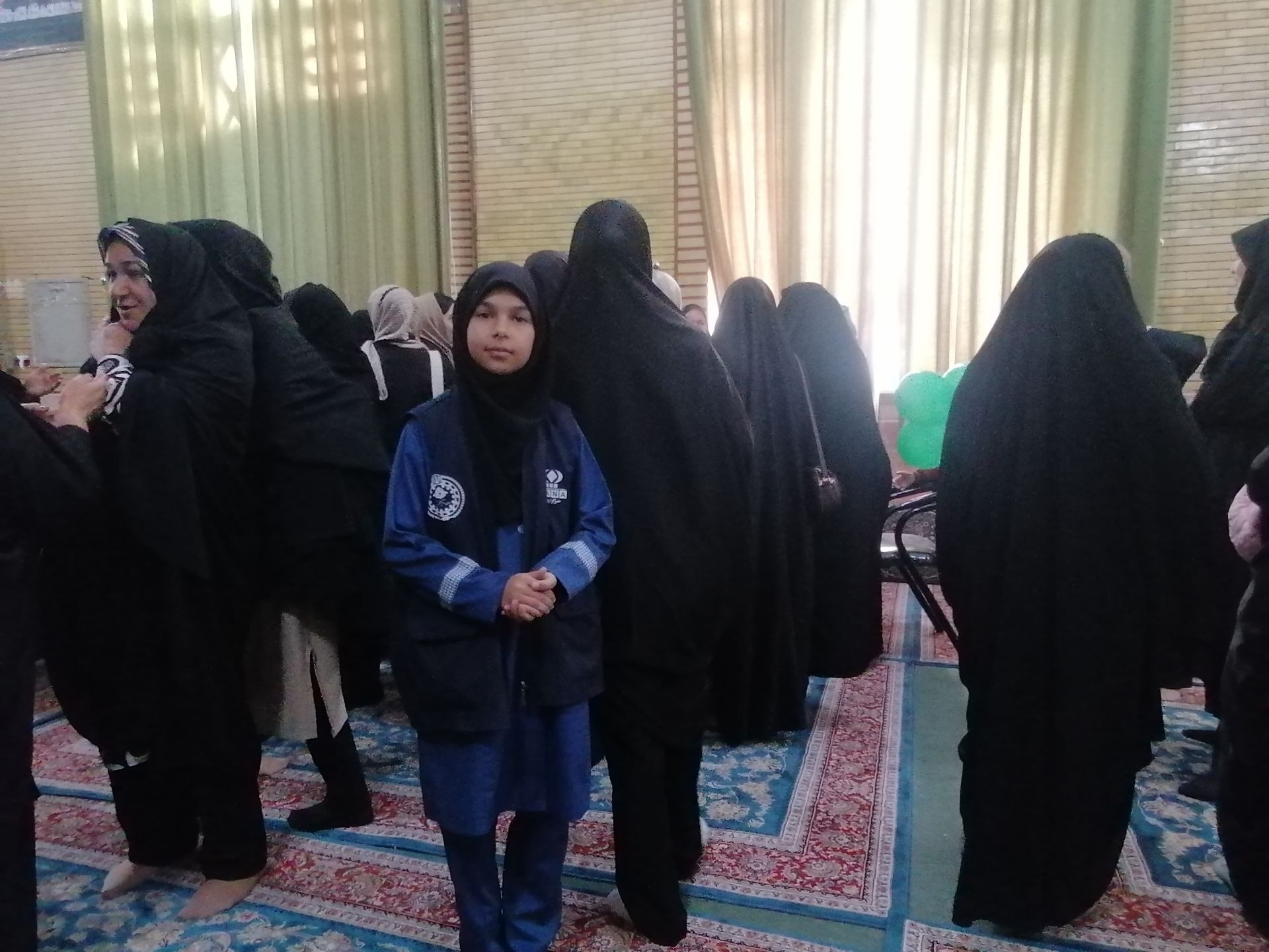 جلسه انجمن اولیا و مربیان دبستان شهید سید خلیل رضوی درحسینیه شهربار