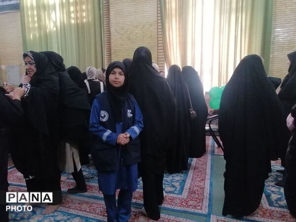 جلسه انجمن اولیا و مربیان دبستان شهید سید خلیل رضوی درحسینیه شهربار