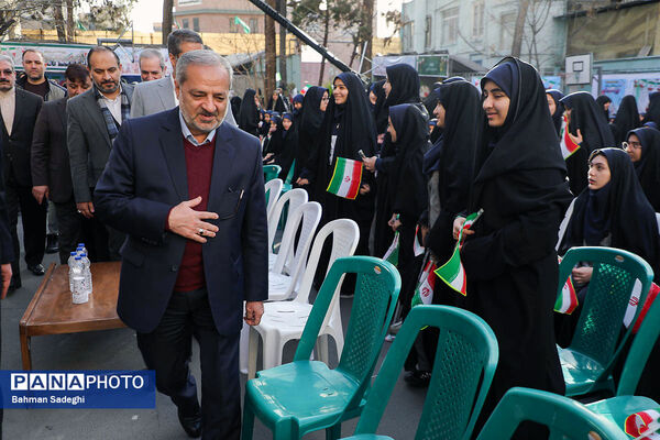 آیین نواختن گلبانگ انقلاب اسلامی با حضور وزیر آموزش و پرورش